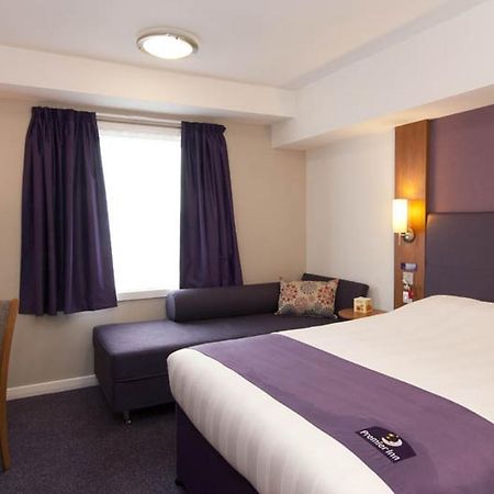 Premier Inn Inverness Centre - River Ness Exterior foto