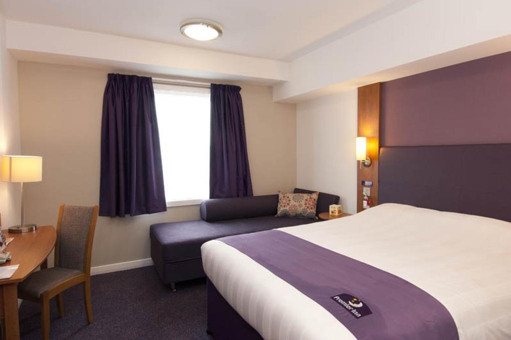 Premier Inn Inverness Centre - River Ness Exterior foto