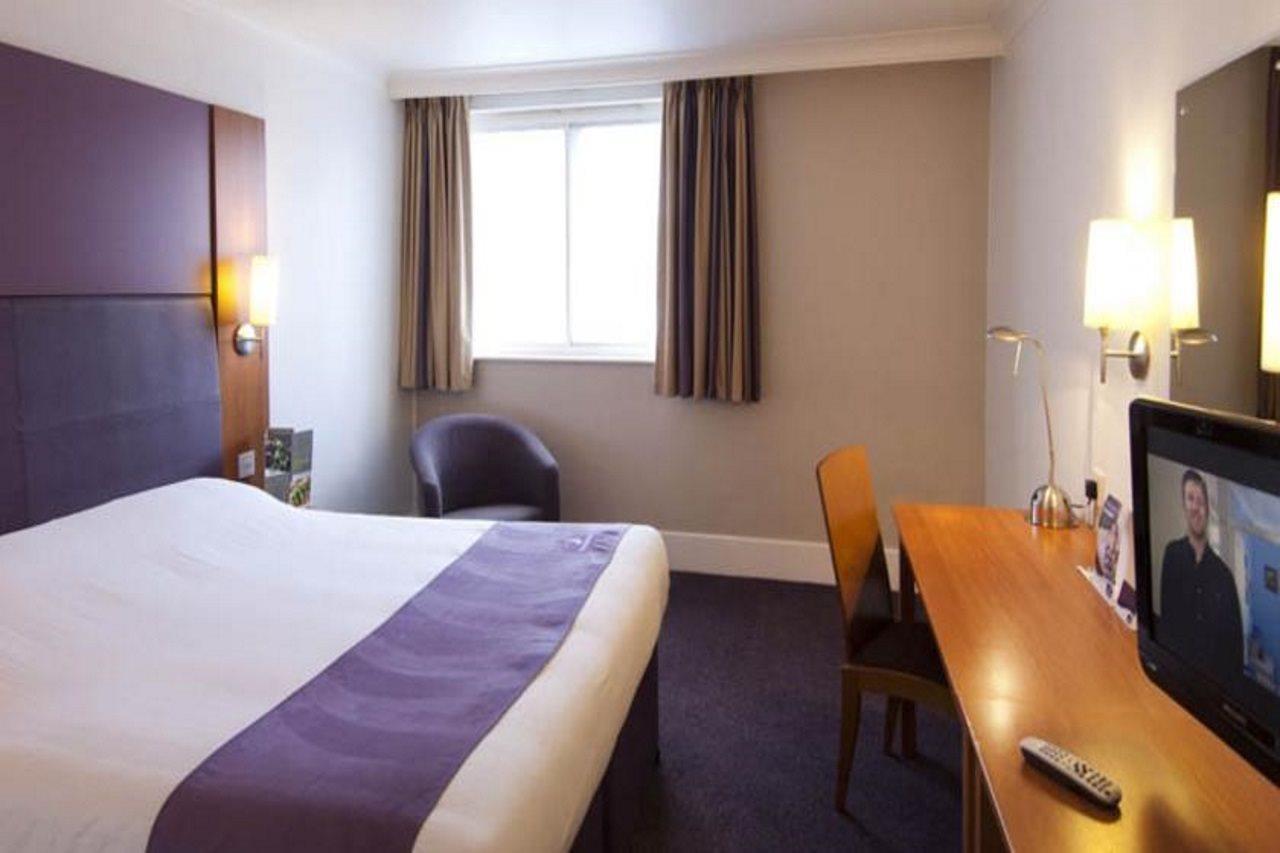 Premier Inn Inverness Centre - River Ness Exterior foto
